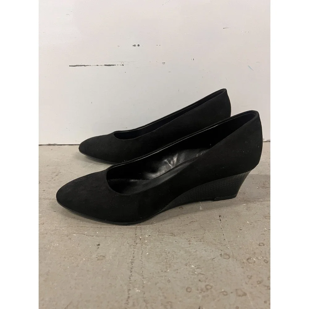 Bandolino Franci Dress Pumps Womens US 8.5M Black Almond Toe Slip On Wedge Heel - Picture 4 of 13